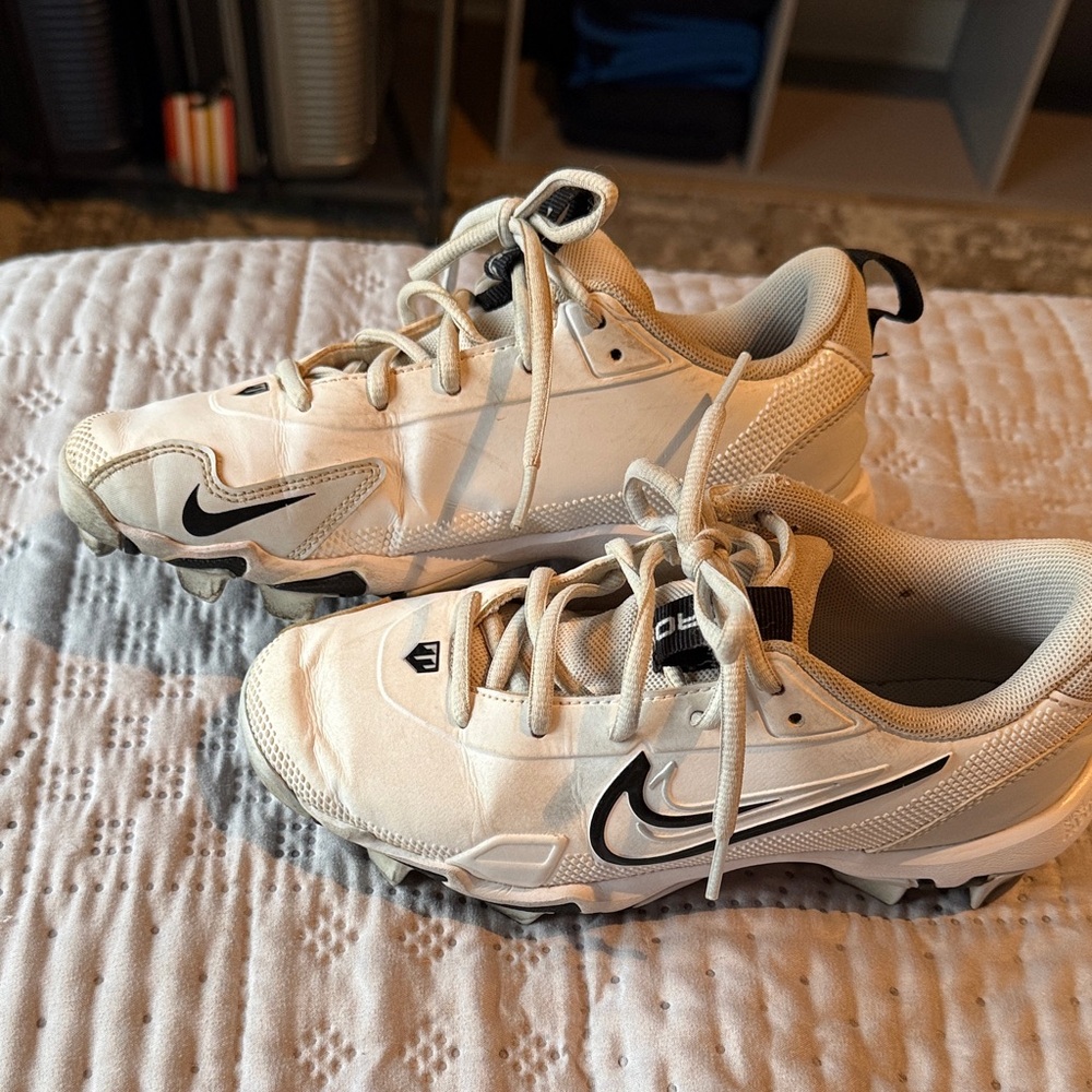 Nike Kids baseball cleats - size 3.